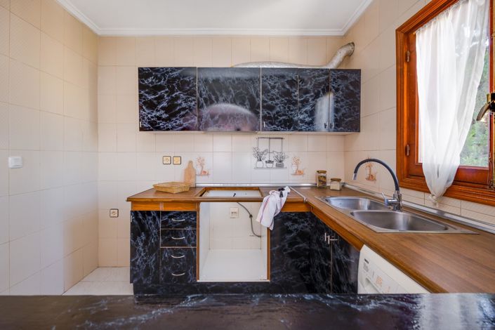 Image No.19-4 Bed House for sale