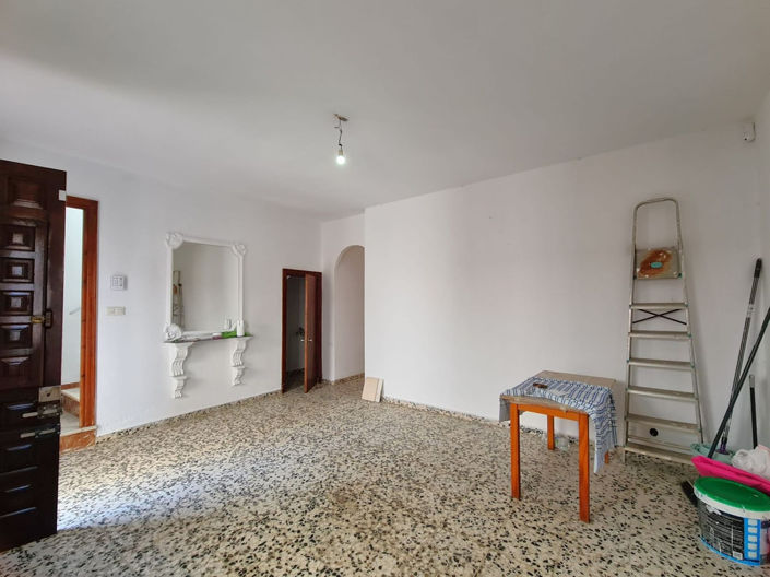 Image No.10-3 Bed House for sale