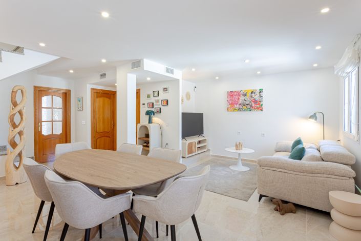 Image No.2-3 Bed Villa for sale