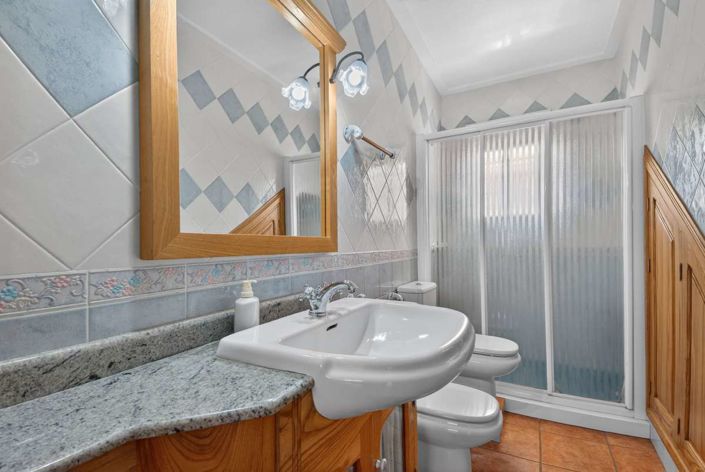 Image No.12-5 Bed Villa for sale