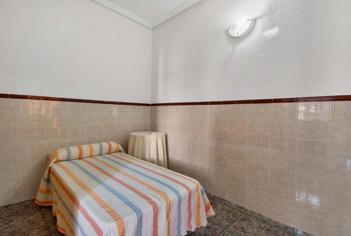 Image No.28-5 Bed Villa for sale