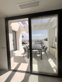 10-bb915d1cb19341576dcdc994b81ab9c5