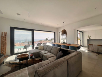 12-53013098fcab6c38b1379cd33298e050