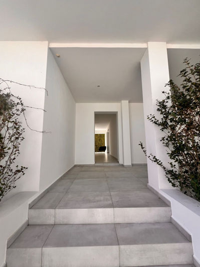 Image No.2-5 Bed Villa for sale