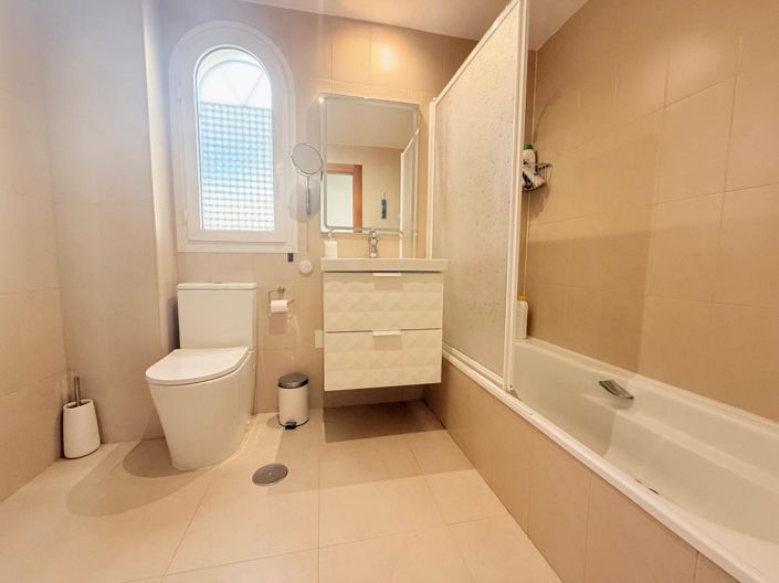 Image No.23-2 Bed Duplex for sale