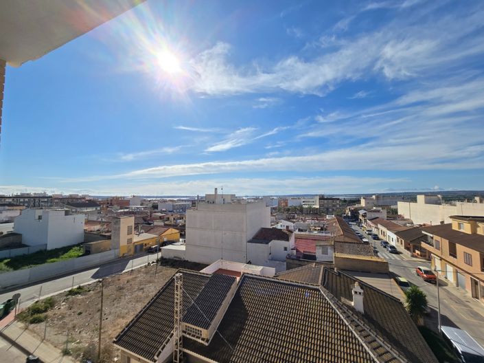 Image No.24-3 Bed Apartment for sale