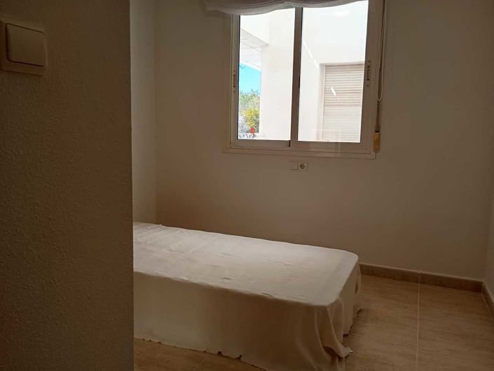Image No.16-2 Bed House for sale