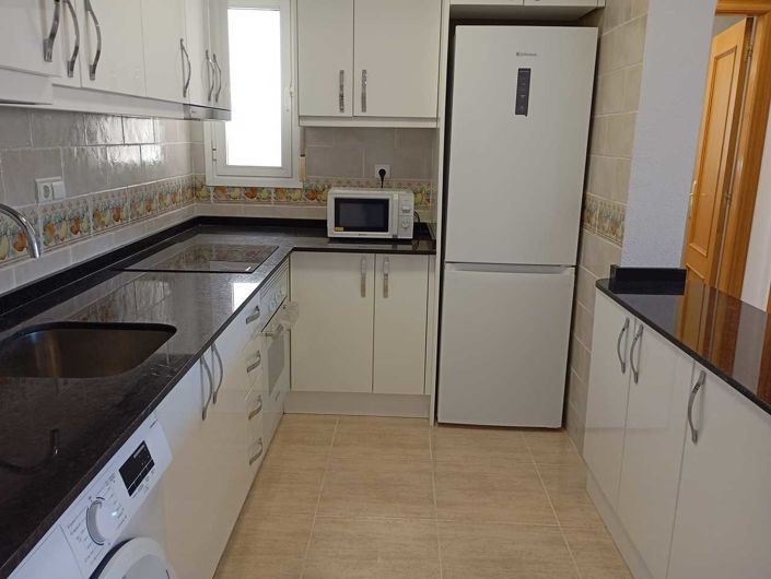Image No.2-2 Bed House for sale