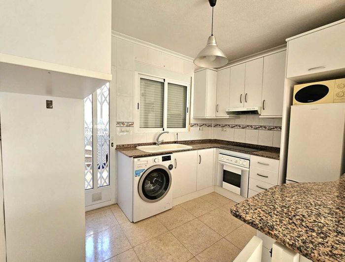 Image No.11-3 Bed Townhouse for sale