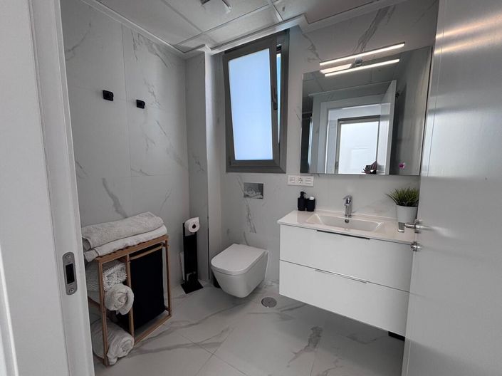 Image No.36-5 Bed Studio for sale