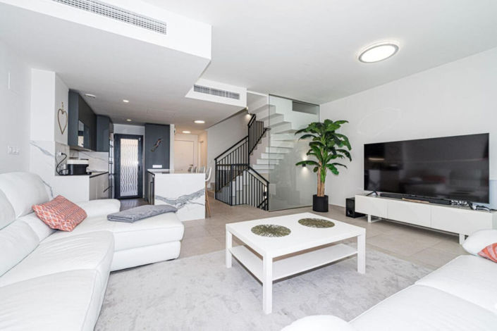 Image No.10-4 Bed Townhouse for sale