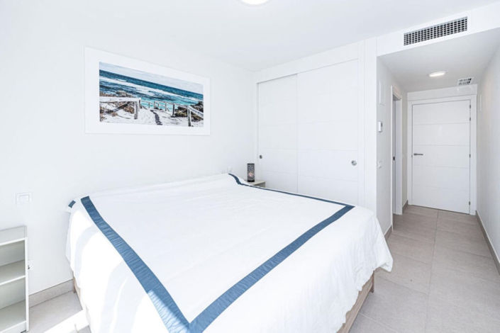 Image No.13-4 Bed Townhouse for sale