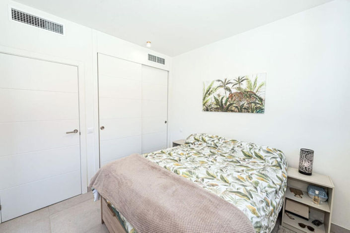 Image No.18-4 Bed Townhouse for sale