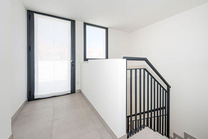 Image No.22-4 Bed Townhouse for sale