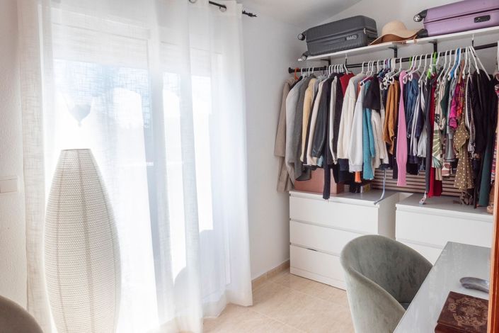 Image No.12-4 Bed Townhouse for sale