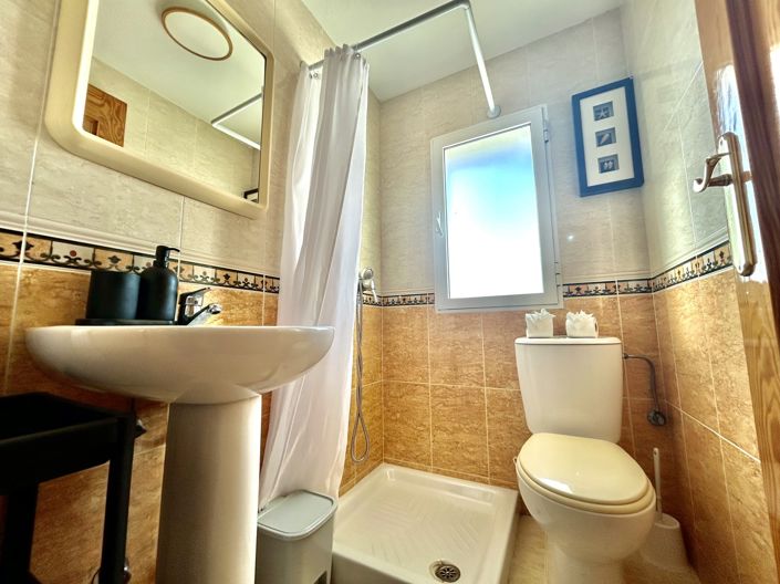 Image No.21-4 Bed Townhouse for sale