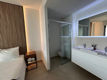 10-bb915d1cb19341576dcdc994b81ab9c5