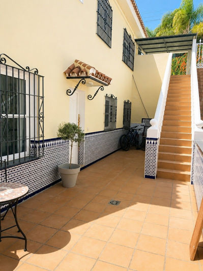 Image No.5-9 Bed House for sale