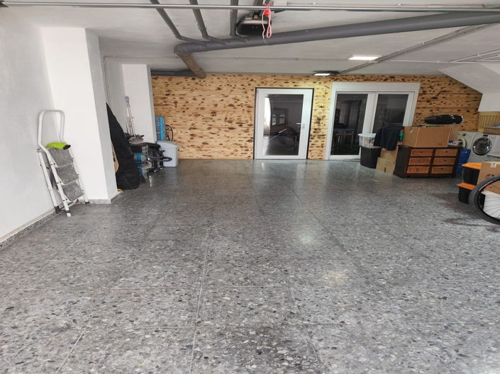 Image No.34-5 Bed House for sale