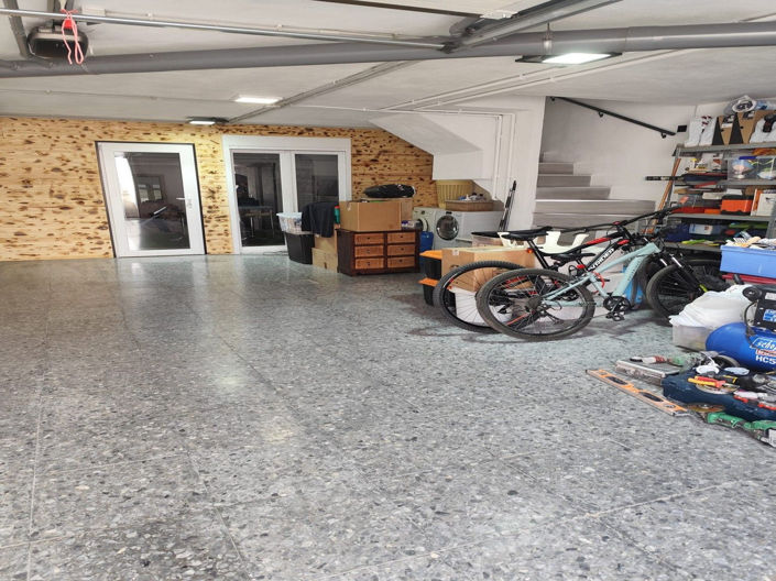 Image No.35-5 Bed House for sale