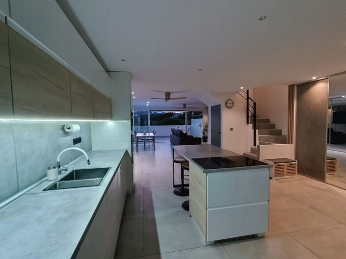 Image No.4-5 Bed House for sale