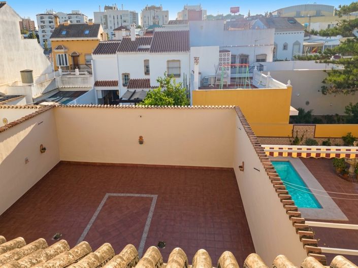 Image No.17-5 Bed Villa for sale
