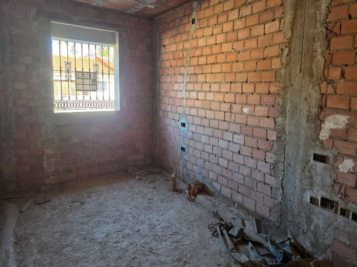 Image No.18-5 Bed House for sale