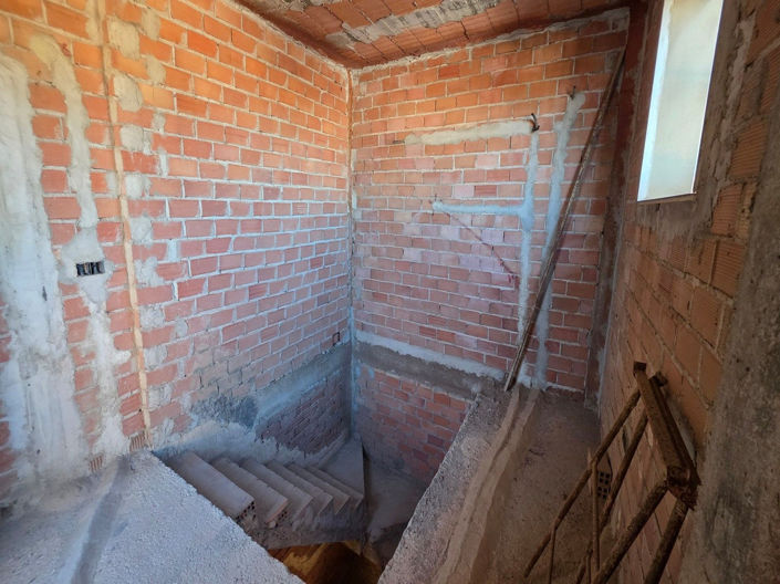 Image No.26-5 Bed House for sale