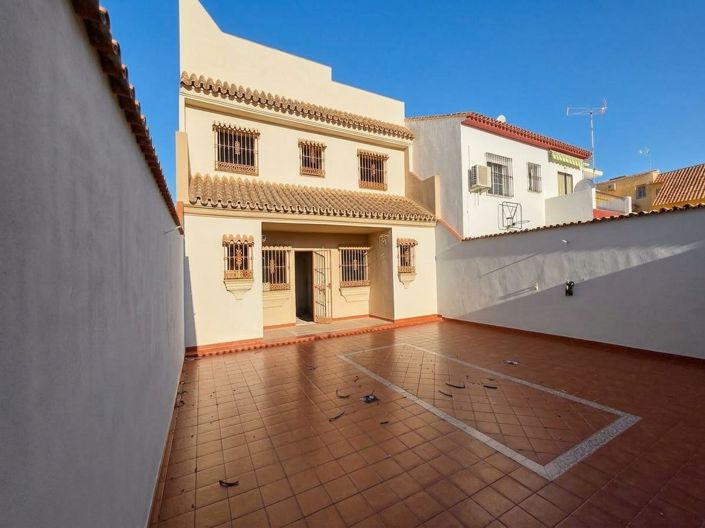 Image No.3-5 Bed Villa for sale