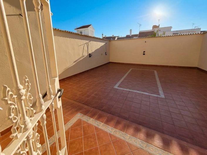 Image No.4-5 Bed Villa for sale