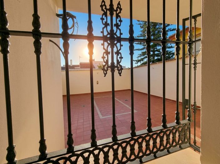 Image No.5-5 Bed Villa for sale