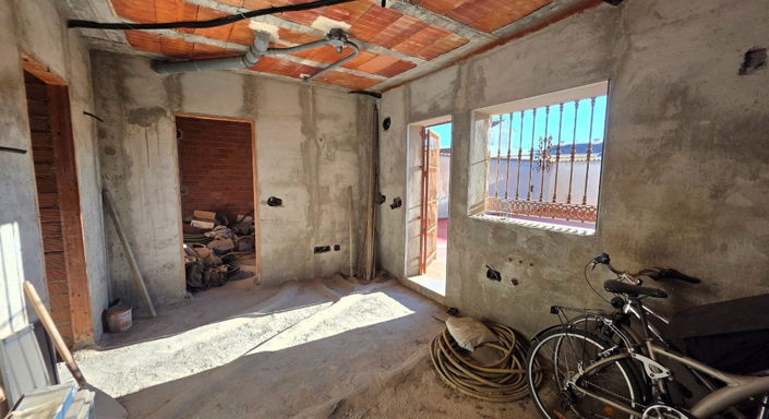 Image No.6-5 Bed House for sale