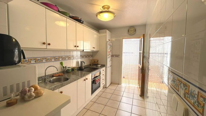 Image No.4-3 Bed Townhouse for sale