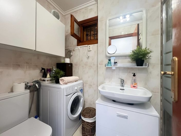 Image No.33-2 Bed Bungalow for sale