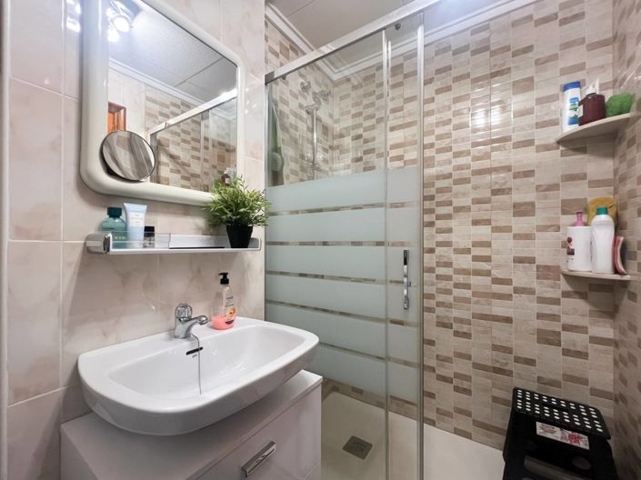 Image No.34-2 Bed Bungalow for sale