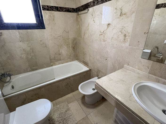 Image No.12-Appartement de 2 chambres à vendre à Estepona