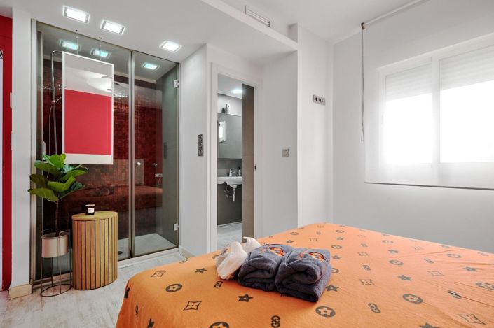 Image No.18-3 Bed Apartment for sale