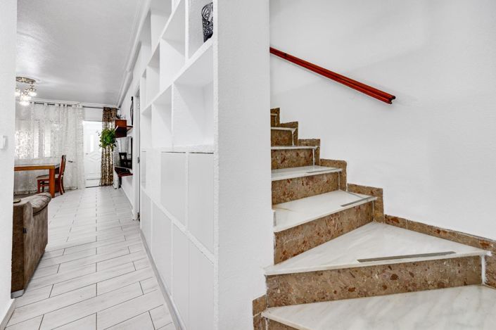 Image No.21-3 Bed Townhouse for sale