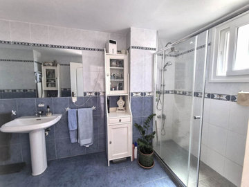 10-bb915d1cb19341576dcdc994b81ab9c5