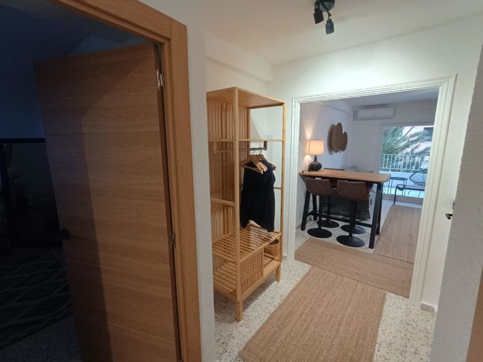 Image No.8-2 Bed House for sale