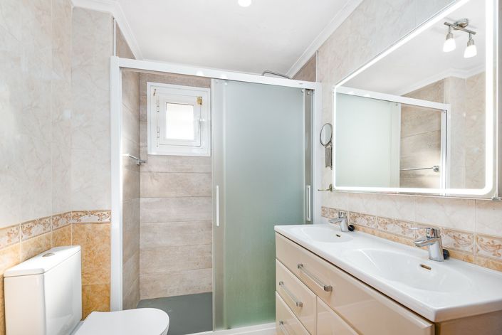 Image No.17-5 Bed Villa for sale