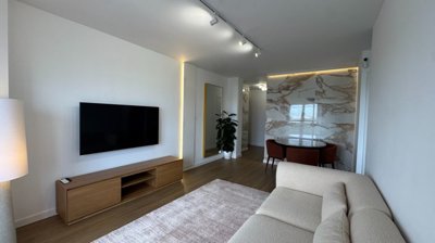 o1jhmginpk1vhrtsg51r1s7310383i