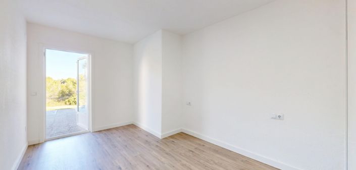 Image No.28-2 Bed Apartment for sale