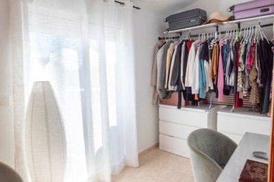 867a8f34-b4a8-4989-8573-5424c1b138caxlarge