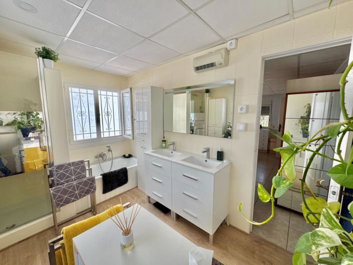 Image No.23-7 Bed Villa for sale