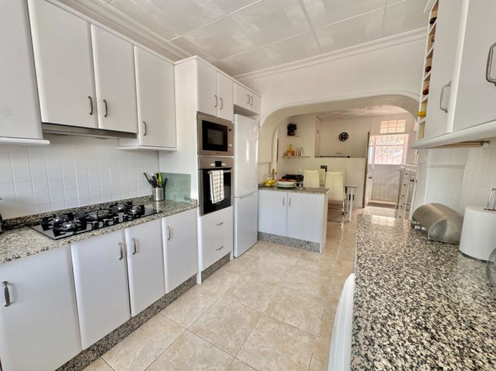 Image No.9-7 Bed Villa for sale