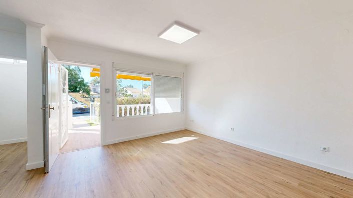 Image No.9-2 Bed Bungalow for sale