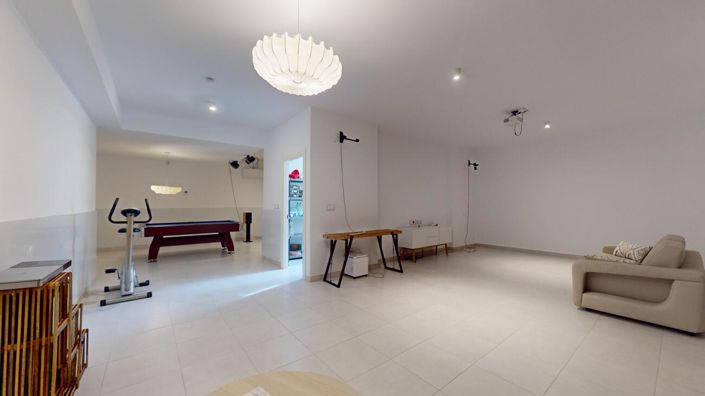 Image No.37-4 Bed Villa for sale