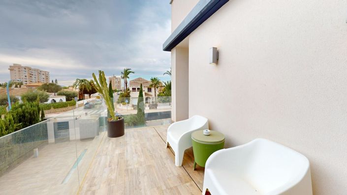 Image No.43-4 Bed Villa for sale