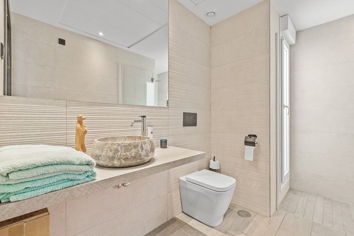 Image No.18-2 Bed Villa for sale